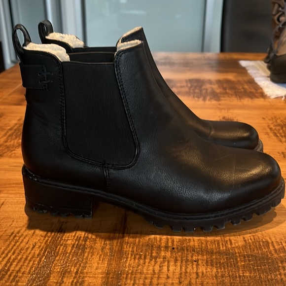Women’s DLC Black Boots.  Size 6 - Picture 2 of 5